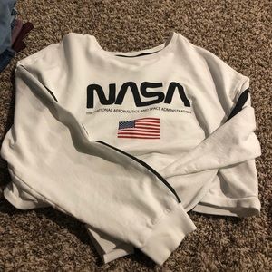 White nasa crop top long sleeve
